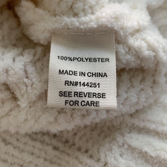 Moon and Madison cropped soft sweater - Picture 4 of 4